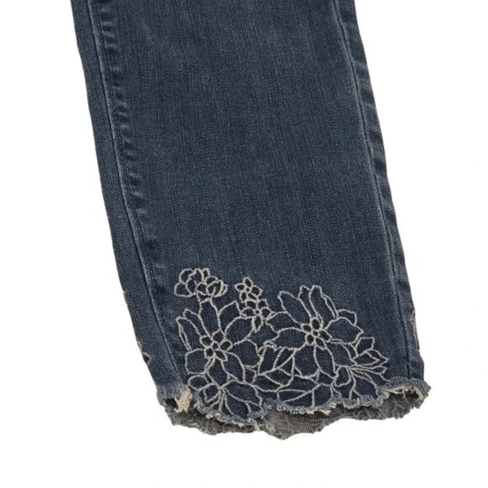Ann Taylor The Skinny Curvy Fit Jeans Blue Floral Embroidered Hem Size 2 Womens